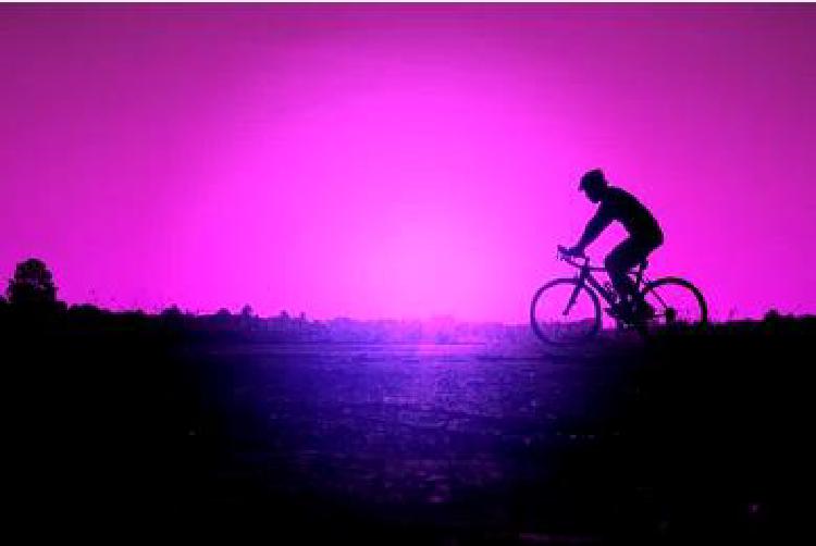 Путь к выздоровлению: Женщины преодолевают травмы с помощью езды на велосипеде